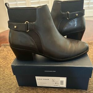 Cole Haan Rena bootie, rounded toe, p/on with back loop, elasticized insets.